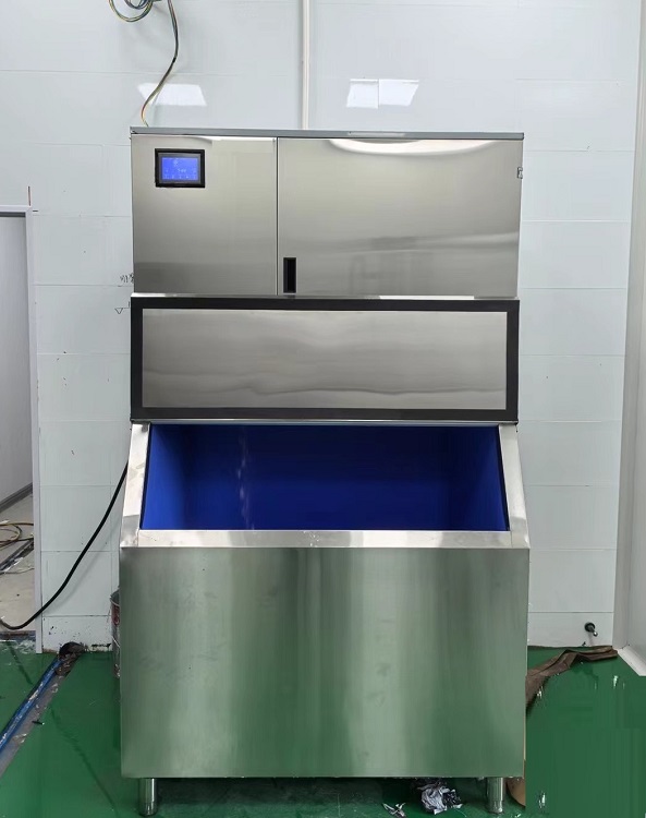 Cube Ice Maker for seafood manufacturer commercial